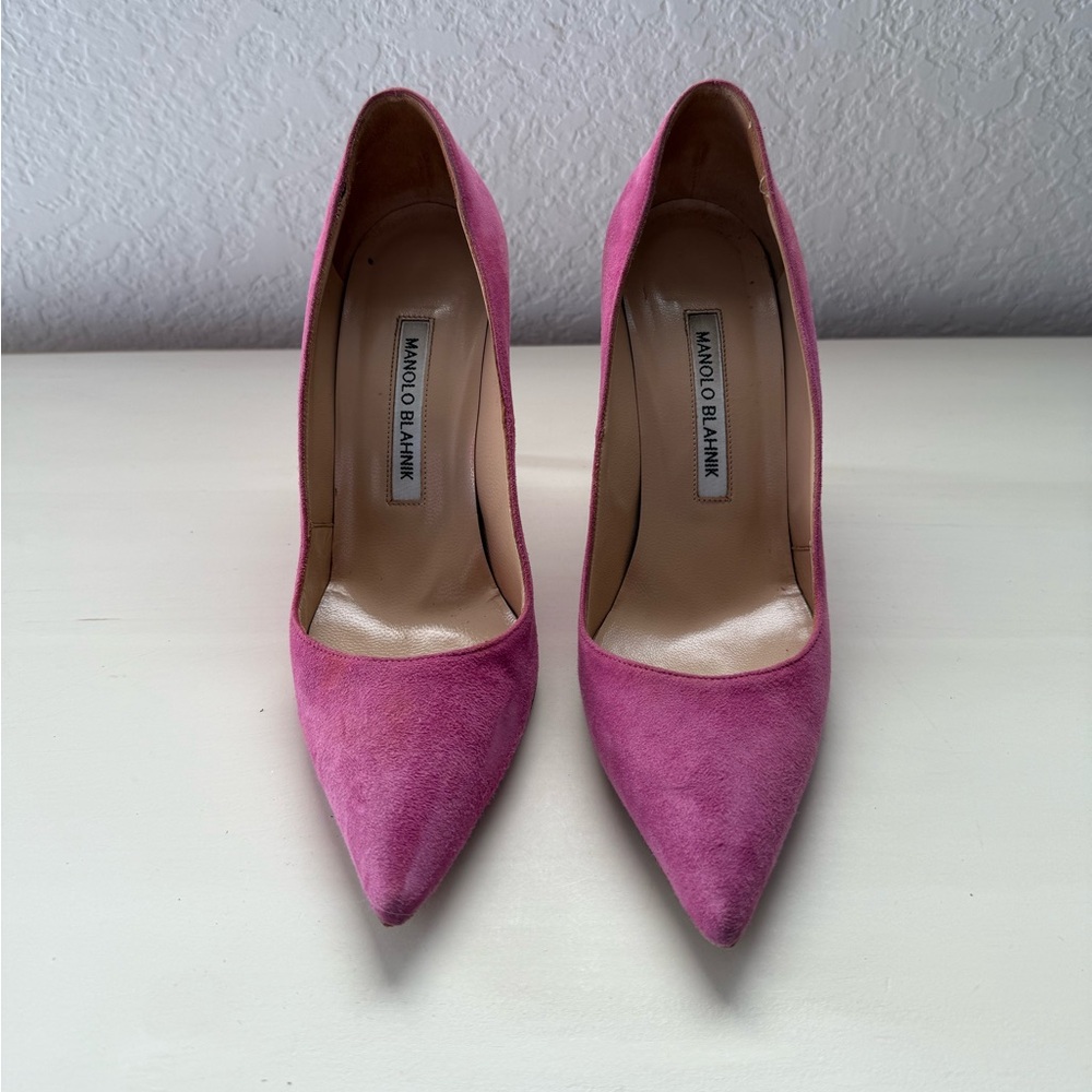 Manolo Blahnik BB90 Magenta Suede Pointed Toe Pumps sz: 6 1/2 - Picture 2 of 16